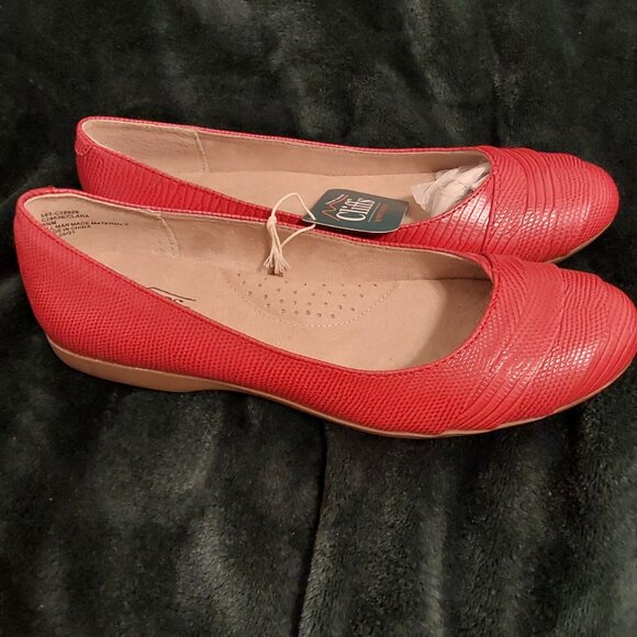 RED CLIFFS FLAT COMFORT SHOE, NEW WITH TAGS - Picture 14 of 16